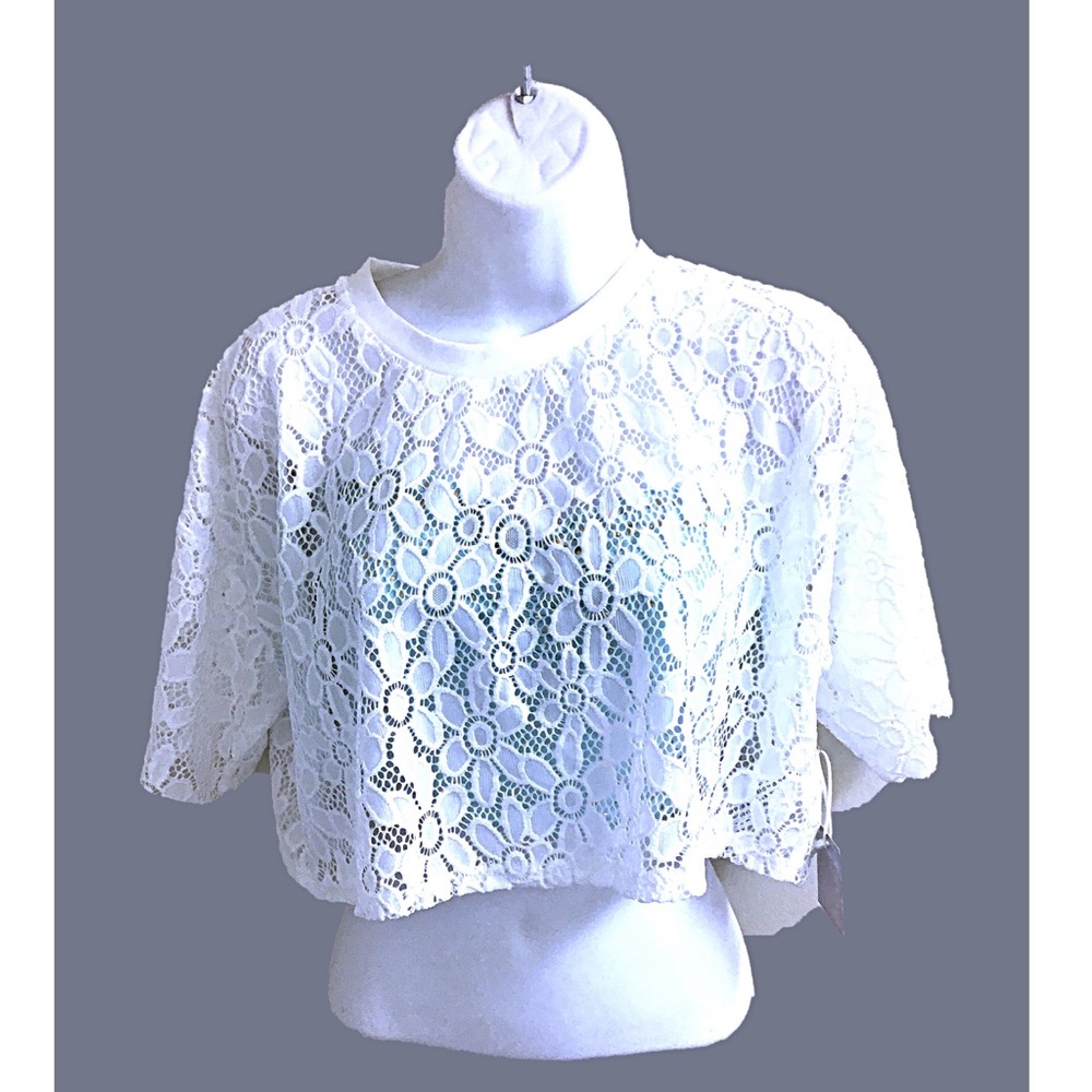 FOREVER 21 Festival White Eyelet Crop Top